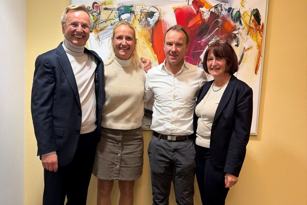 Zwei Generationen der Schröder-Group-Leitung Zwei Generationen der Schröder-Group-Leitung