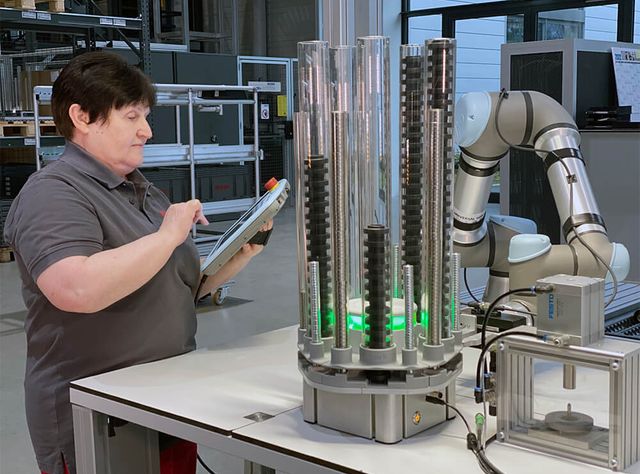 Systembaukasten für Automatisierungszellen: Konstruktive Maßnahmen zähmen den Roboter