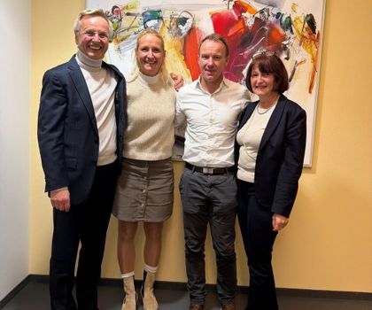 Zwei Generationen der Schröder-Group-Leitung