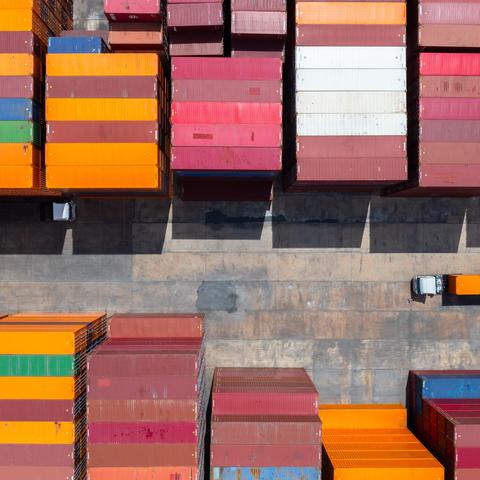 Container als Symbolbild für Export und Außenhandel in der Elektro- und Digitalindustrie