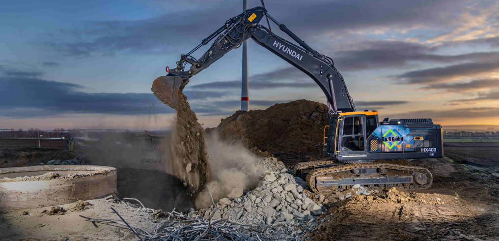 Hyundai HX400 Kettenbagger zerlegt Windkraftanlagen Hyundai HX400 Kettenbagger zerlegt Windkraftanlagen
