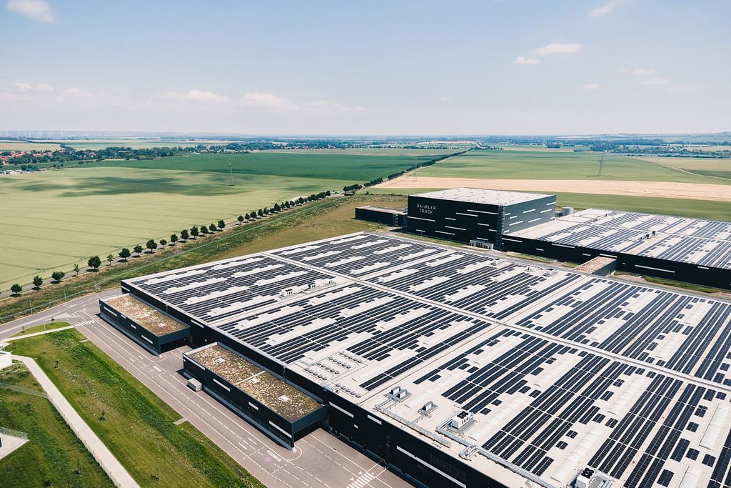 Daimler Truck Global Parts Center in Halberstadt in Betrieb