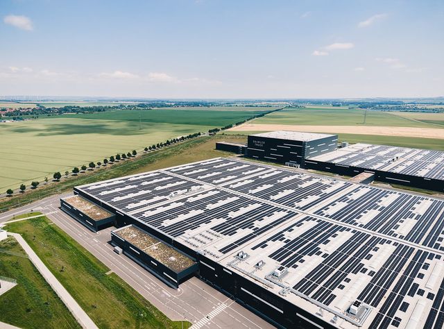 Daimler Truck Global Parts Center in Halberstadt in Betrieb