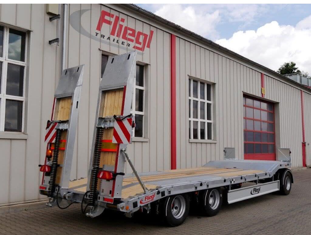 Fliegl Dreiachs-Tiefladeanhänger  DTS 300