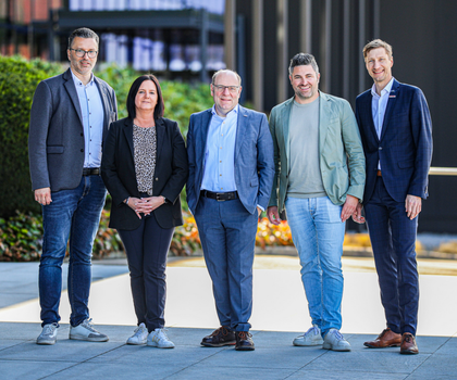Werkzeug- und Formenbau in der Krise – VDWF fordert politische Unterstützung Die Führung des VDWF: Von links nach rechts die Vorstandsmitglieder Lars Neitzel, Kathrin Schumacher, Präsident Thomas Seul, Vorstandsmitglied Andreas Rauchenberger und Vizepräsident Anton Schweiger.