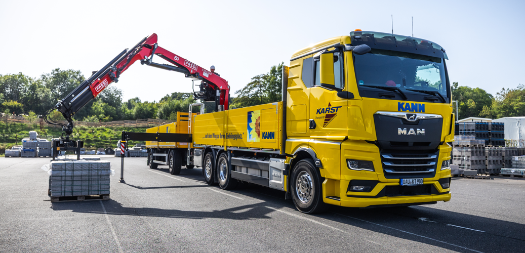 KARST Transporte setzt auf den FASST-Baustoffkran F205S / F225SXP KARST Transporte setzt auf den FASST-Baustoffkran F205S / F225SXP