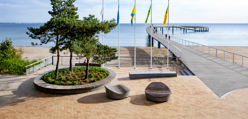 Gima Pflasterklinker prägen den Vorplatz der Maritim Seebrücke in Timmendorfer Strand Gima Pflasterklinker prägen den Vorplatz der Maritim Seebrücke in Timmendorfer Strand