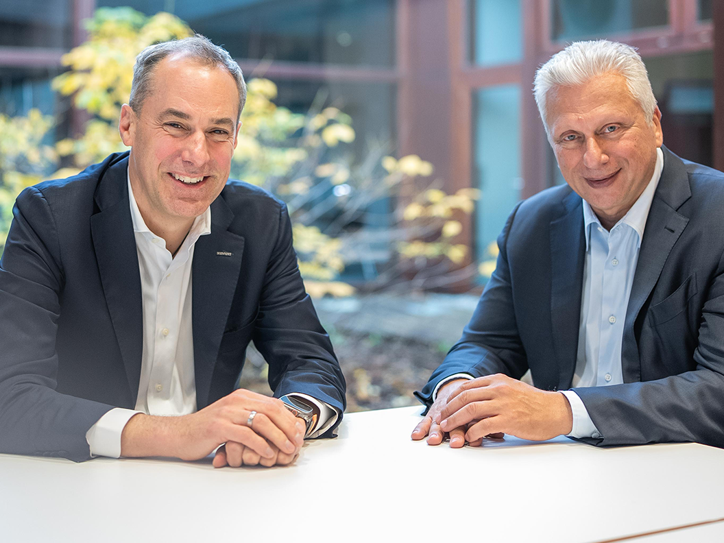 From left: Cedrik Neike, CEO of Digital Industries and member of the Managing Board of Siemens AG and Aiman Ezzat, CEO of the Capgemini Group.