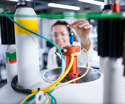 NMR-Analyse zur Strukturbestimmung am HIPS