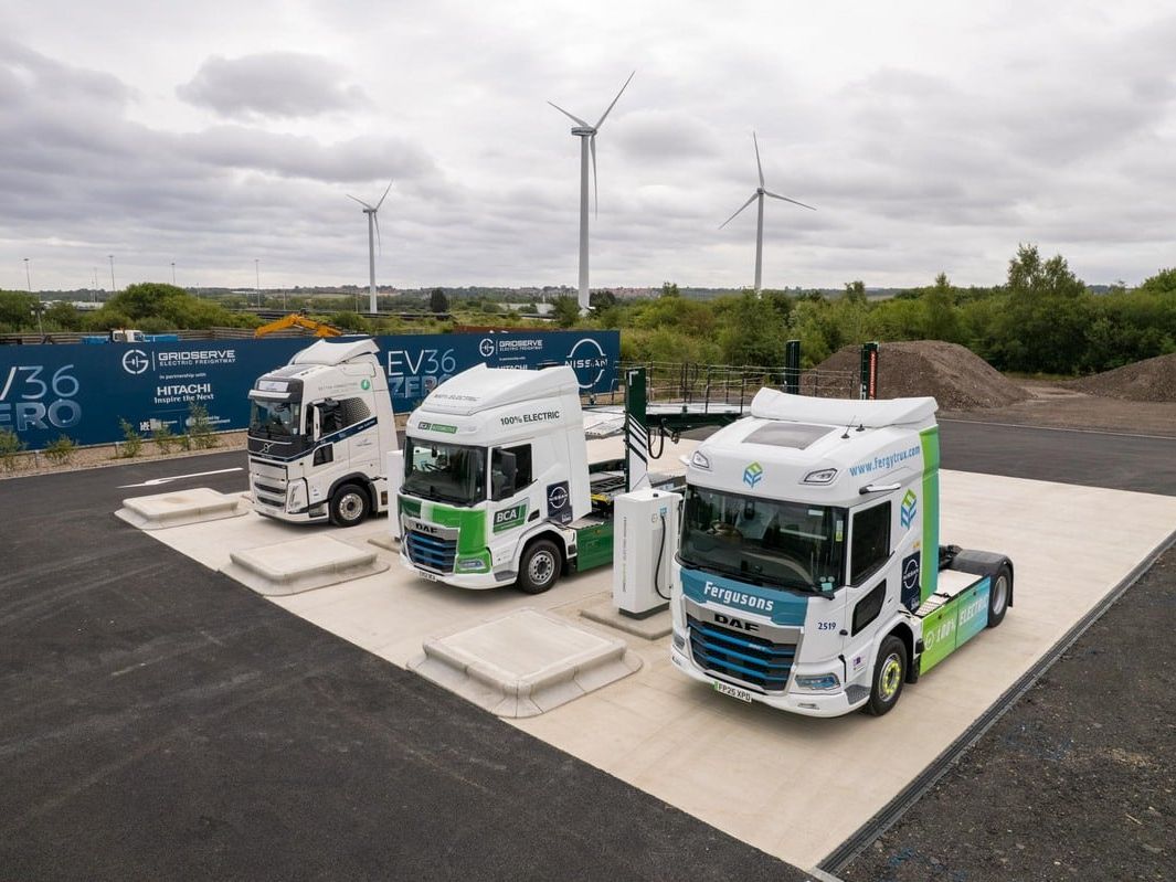Neue Lkw-Ladestation elektrifiziert Lieferkette von Nissan