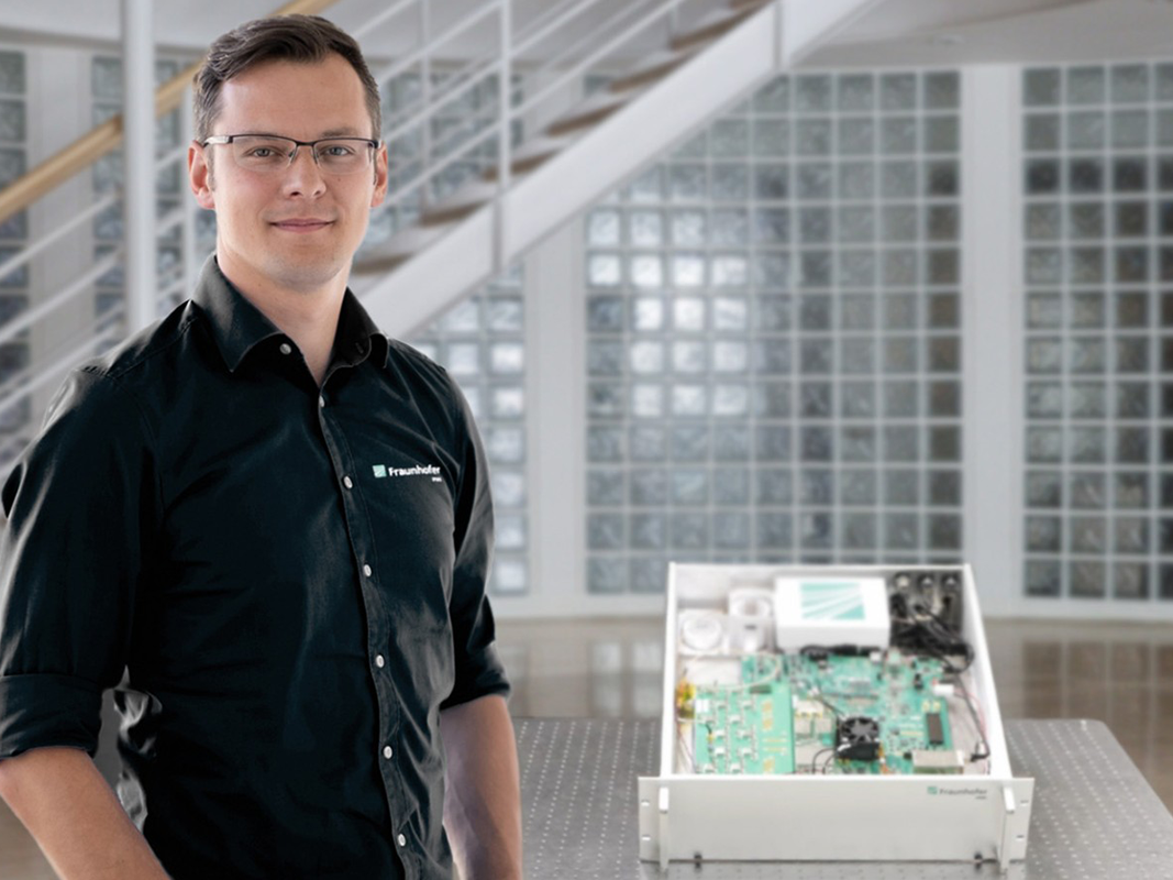 IT Security and Quantum Research: Fraunhofer IPMS Introduces the QRNG Q-Dice