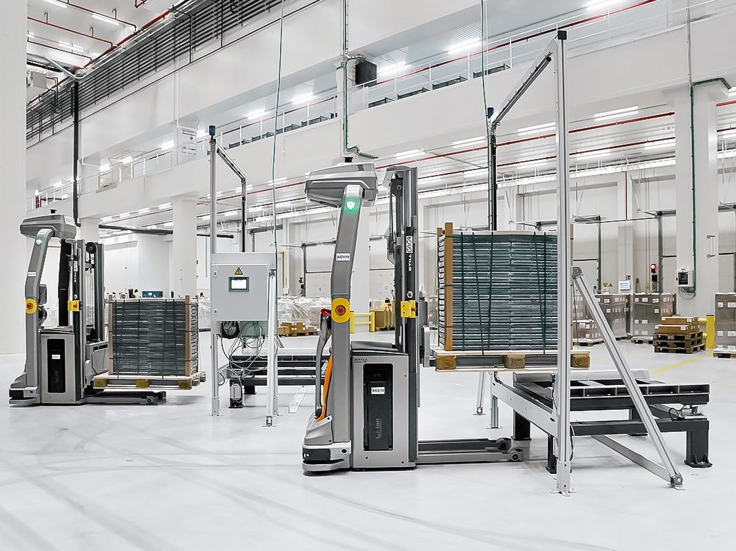 FTS, AGV und Robotik: Automatisierung für die Kontraktlogistik FTS, AGV und Robotik: Automatisierung für die Kontraktlogistik