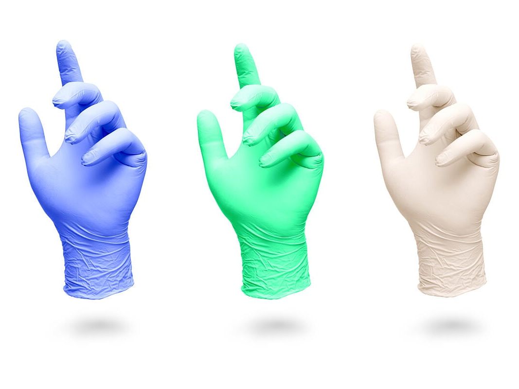 10 Tipps für den sicheren Laborhandschuh: Materialwahl, Passform, Durchbruchzeiten Neopren, Nitril und Latexhandschuh als Symbolbild: 10 Tipps für den sicheren Laborhandschuh - Materialwahl, Passform, Durchbruchzeiten