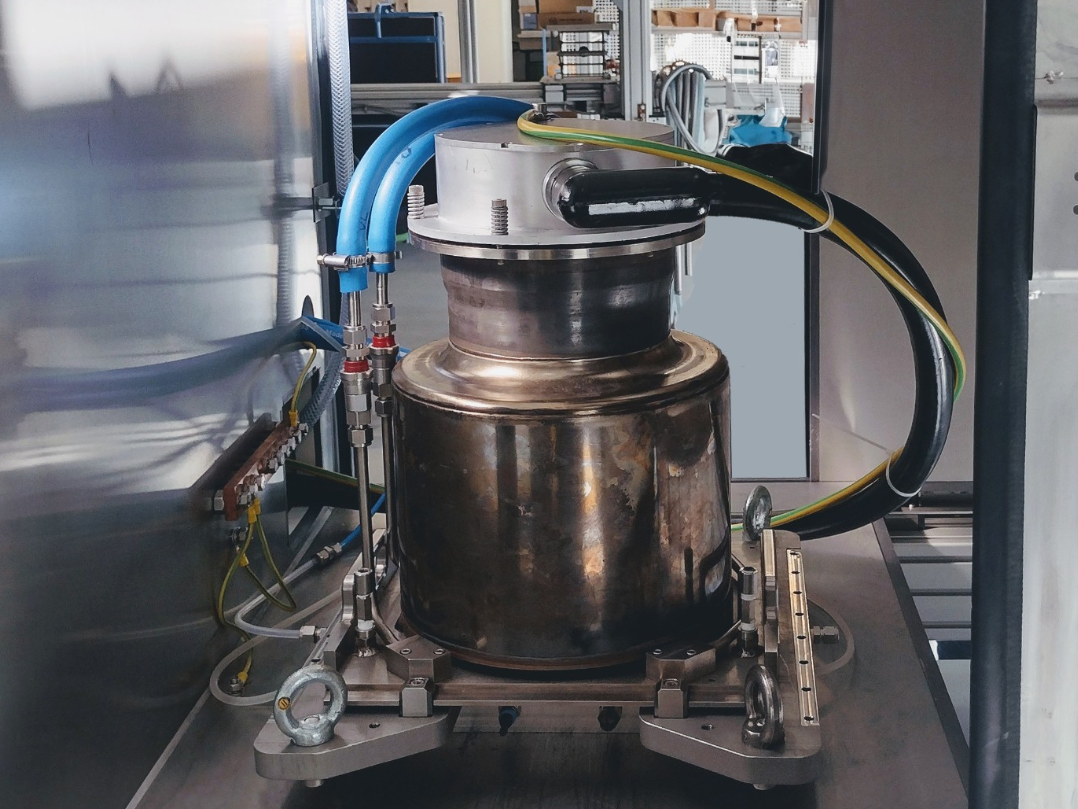 Neuartige Hybridtechnologie: Elektronenstrahl und Bioreaktor im Zusammenspiel Neuartige Hybridtechnologie: Aufbau der Hybridtechnologie zur Behandlung von Flüssigkeiten mit Elektronen