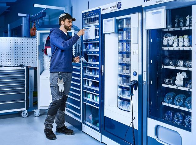 Tools für die Fertigung: Werkzeugausgabe 4.0 – digital und integriert Tools für die Fertigung: Werkzeugausgabe 4.0 – digital und integriert