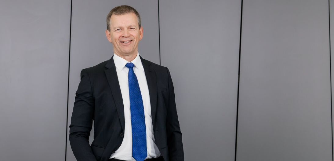 Olaf Böckers Chief Financial Officer (CFO) und Mitglied der Geschäftsführung der Grob Gruppe Olaf Böckers Chief Financial Officer (CFO) und Mitglied der Geschäftsführung der Grob Gruppe