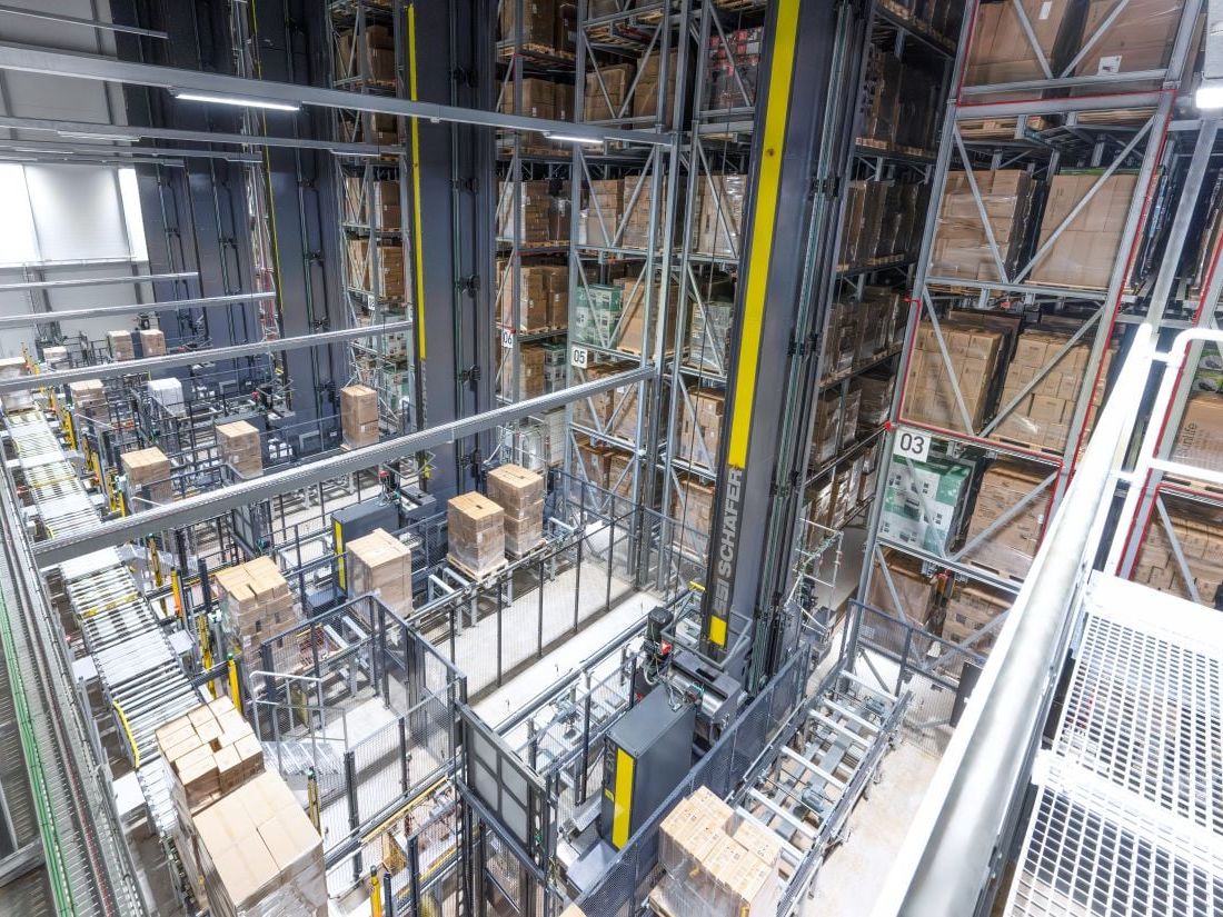 Nominiert als materialfluss Produkt des Jahres 2026: SSI Schäfer: Automatisiertes Hochregallager mit 40.000 Palettenstellplätzen