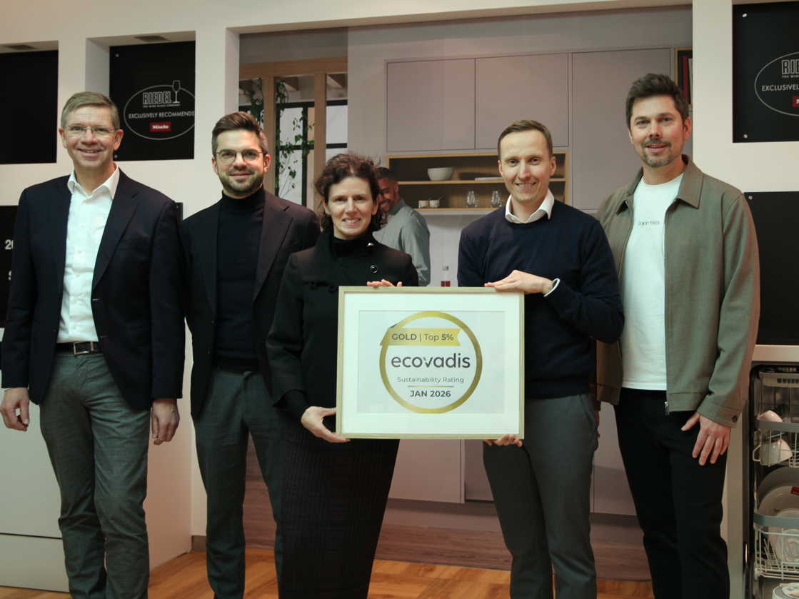 Das Projektteam freut sich über die Goldmedaille (von links): Christoph Wendker, Max Wagner, Rebecca Steinhage, Sascha Meinhardt und Sebastian Wegener.