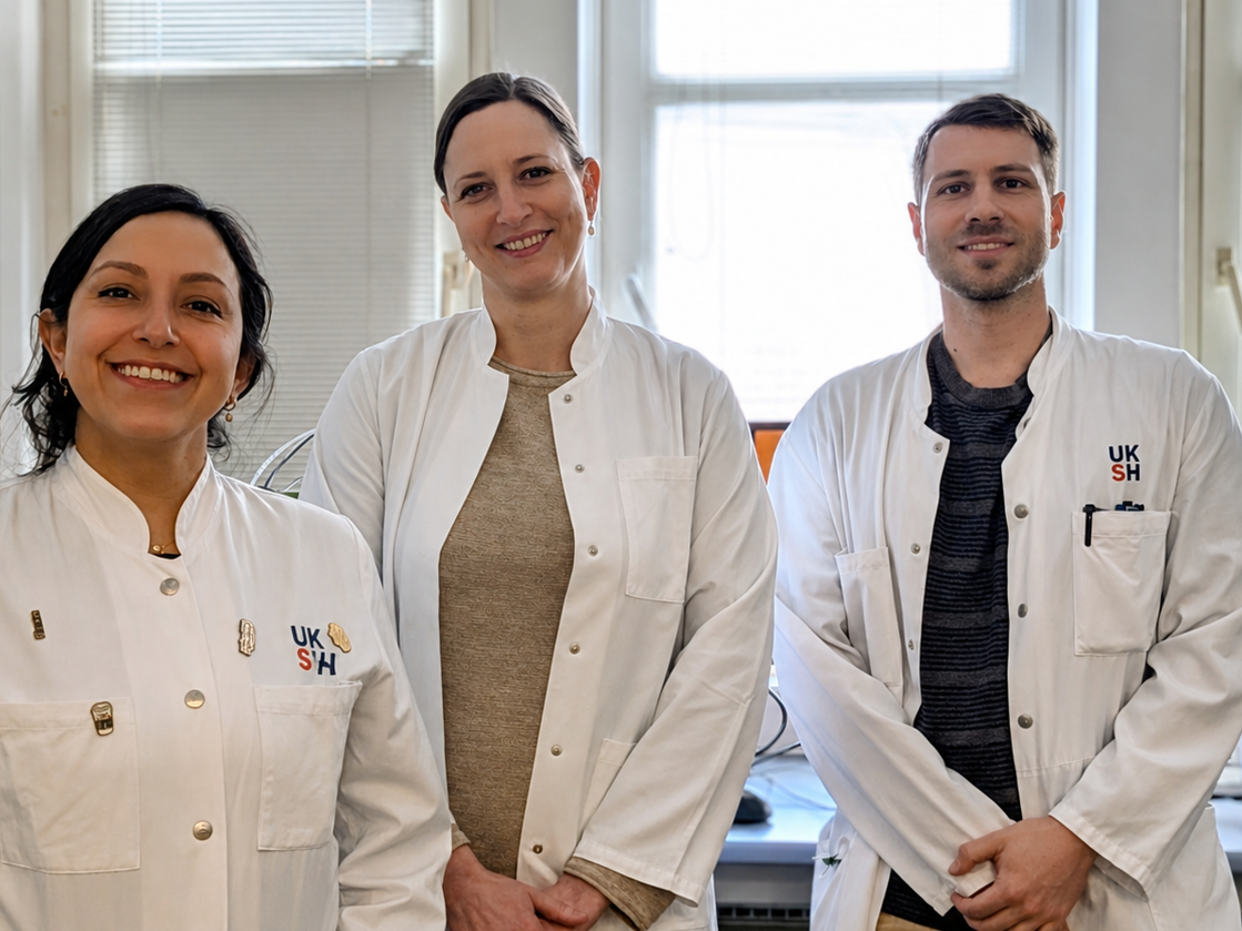 Morbus Crohn: Immunantwort auf Candida albicans kann krankheitsfördernd sein Das Team: Rios Martini, Bacher, Hofmann. Forschende des Exzellenzclusters „Precision Medicine in Chronic Inflammation“ (PMI) an der Christian-Albrechts-Universität zu Kiel.