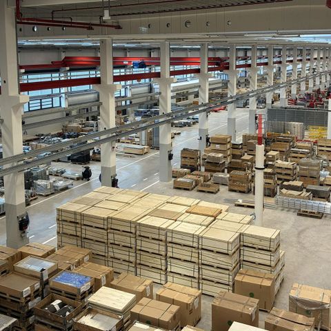 150-Millionen-Euro-Investition: TGW Logistics nimmt neue Produktionshalle in Betrieb