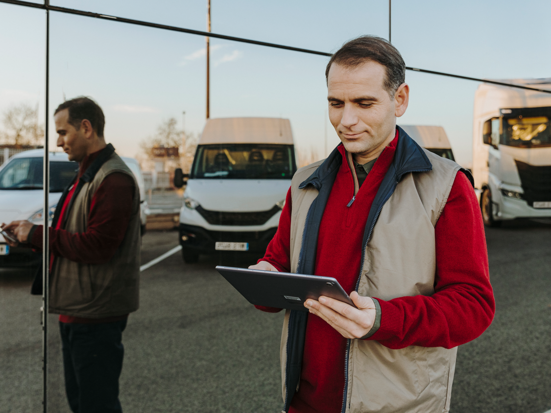 Mit der Kombination aus Webfleet, Bia Power und ChargeBroker steht der Branche erstmals ein praxisnahes, ganzheitliches Paket zur Verfügung, das Flottenmanagement, Telematik und Ladeinfrastruktur intelligent verknüpft Mit der Kombination aus Webfleet, Bia Power und ChargeBroker steht der Branche erstmals ein praxisnahes, ganzheitliches Paket zur Verfügung, das Flottenmanagement, Telematik und Ladeinfrastruktur intelligent verknüpft