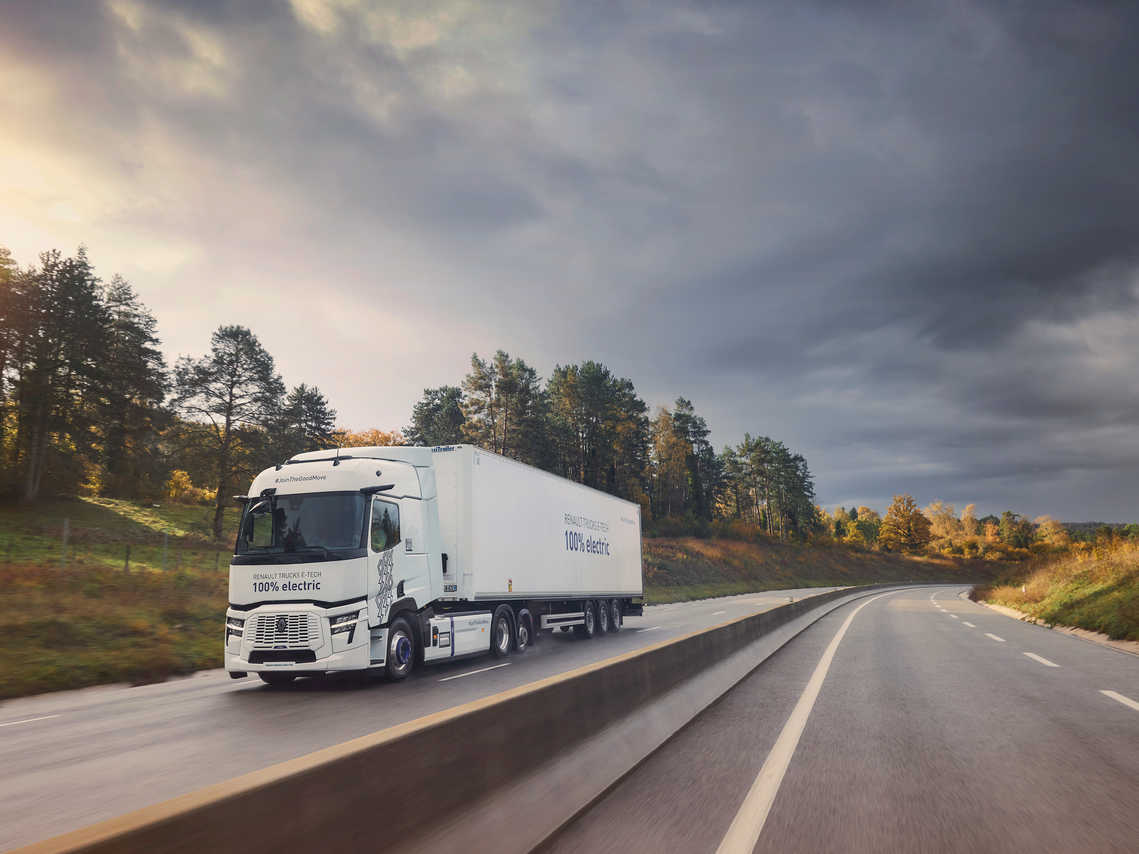Elektrische Renault Trucks-Sattelzugmaschinen: Bis zu 660 Kilometer Reichweite