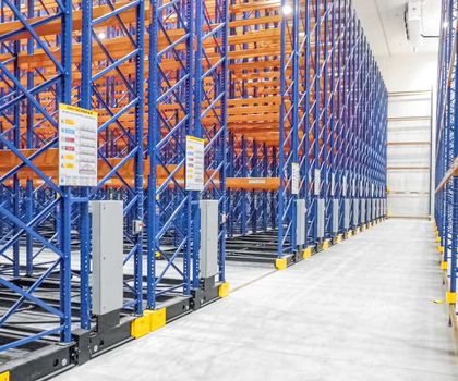 Warehouse automation: Largest mobile racking system for deep-freeze storage successfully installed in the United Arab Emirates