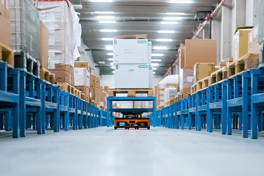 FTS, AGV und Robotik: Automatisierung für die ­Kontraktlogistik