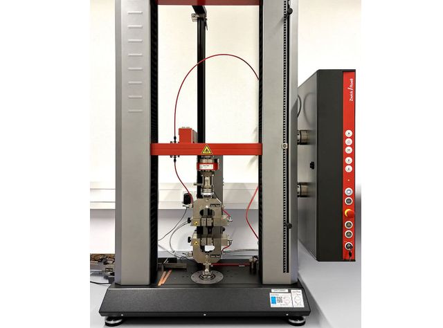 Zugprüfmaschine: Prüfung mechanischer Eigenschaften von Masterbatches Zugprüfmaschine: Prüfung mechanischer Eigenschaften von Masterbatches