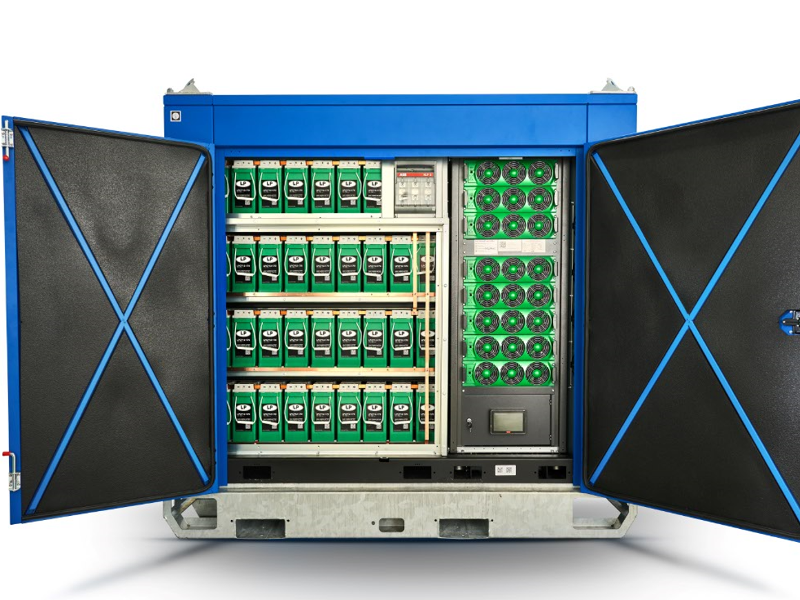 P-grid von e-power mit geöffneten Türen für freien Blick auf das Innenleben