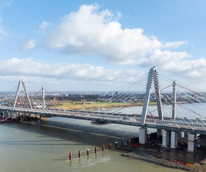 Hochtief stellt erste Rheinbrücke der Autobahn 1 in Leverkusen fertig