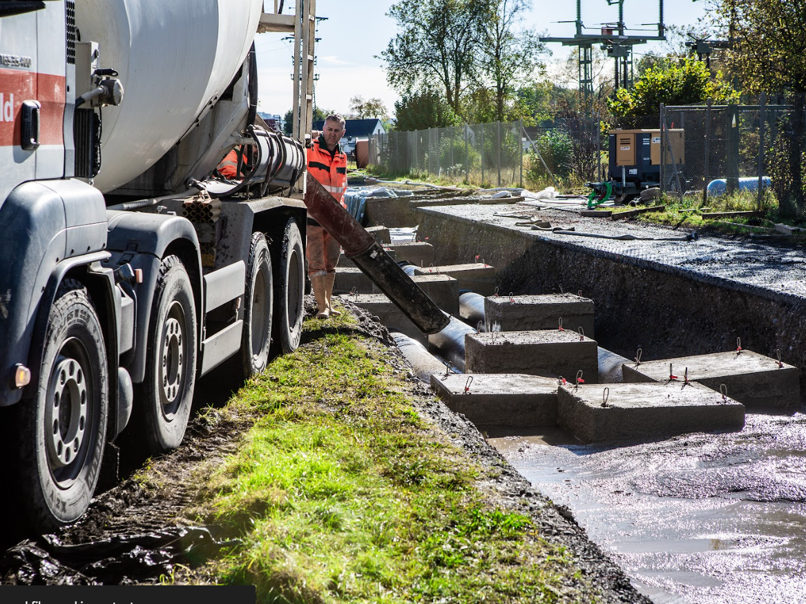Flüssigboden Flüssigboden wird gebaut