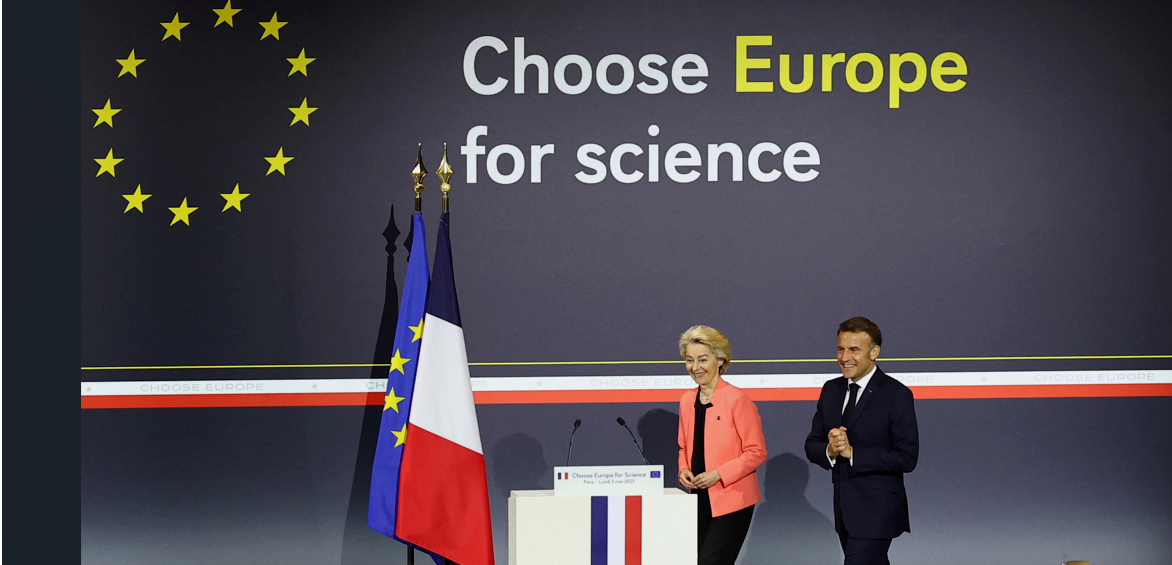 Der französische Präsident Emmanuel Macron und die Präsidentin der Europäischen Kommission Ursula von der Leyen nehmen an der Veranstaltung "Choose Europe for Science" teil, die Forscher und Wissenschaftler aus der ganzen Welt ermutigen soll, in Europa zu praktizieren.