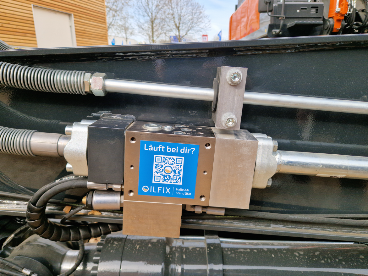 Kleiner Kasten; große Wirkung. Oilfix verhindert, dass im Falle einer Haverie große Mengen Hydrauliköl austreten.