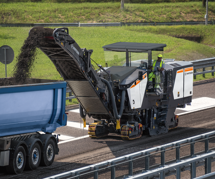 Wirtgen W 210 XF: Neue Dimension der Frästechnik im Straßenbau
