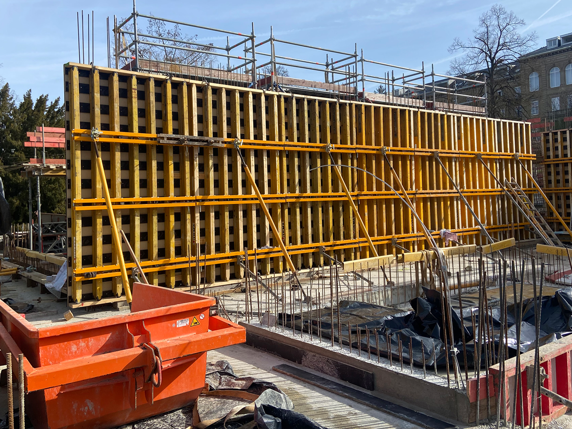 Sämtliche Wandbereiche werden mit der VMK-Trägerwandschalung erstellt, von der insgesamt 1.000 m2 zum Einsatz kommen.