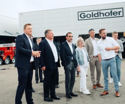 Innovation trifft bei Goldhofer auf politische Unterstützung Innovation trifft bei Goldhofer auf politische Unterstützung