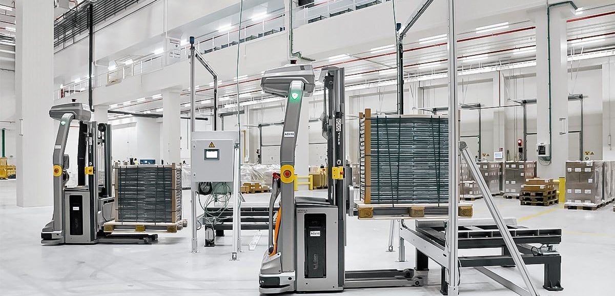 FTS, AGV und Robotik: Automatisierung für die Kontraktlogistik FTS, AGV und Robotik: Automatisierung für die Kontraktlogistik