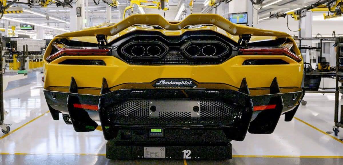 Industrial trucks for luxury cars: Optimized logistics for super sports cars Industrial trucks for luxury cars: Optimized logistics for super sports cars
