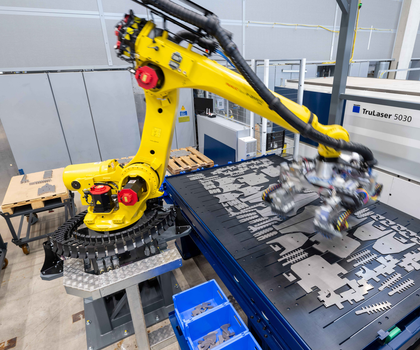 Die neuen Lösungen SortMaster Station und SortMaster Vision von Trumpf ermöglichen, ohne Programmierung vollautomatisch abzusortieren. Die neuen Lösungen SortMaster Station und SortMaster Vision von Trumpf ermöglichen, ohne Programmierung vollautomatisch abzusortieren.