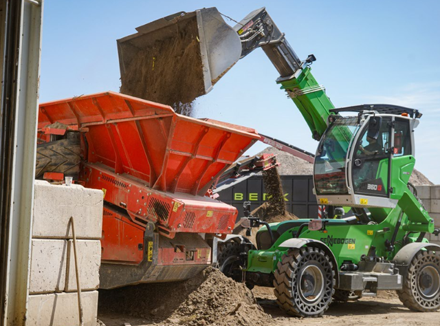 Sennebogen 360 G: Effizienter Teleskoplader für Heavy-Duty-Einsätze