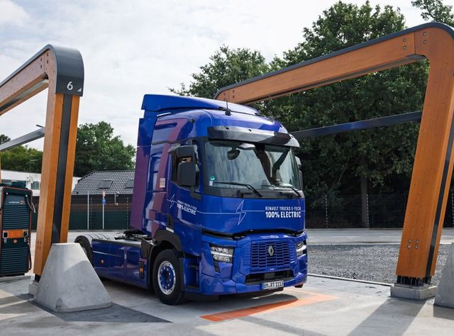 Milence formt elektrisierende Verbindung