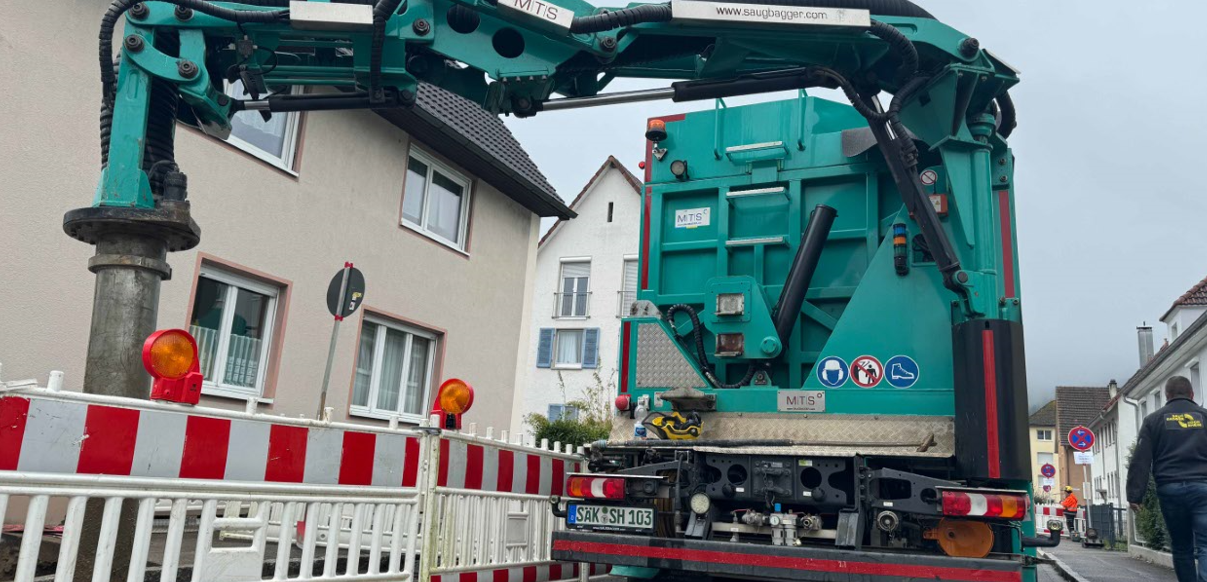 Je nach MTS-Saugbaggermodell und Einsatzzweck können drei verschiedene Kraftarmmodelle ausgewählt werden: Powerarm, Megaarm und Evoarm Je nach MTS-Saugbaggermodell und Einsatzzweck können drei verschiedene Kraftarmmodelle ausgewählt werden: Powerarm, Megaarm und Evoarm