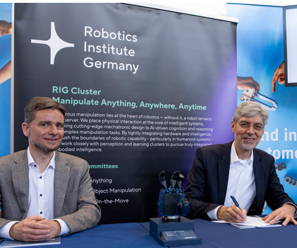 Schunk und DLR: Kooperation für humanoide Roboterhände beschleunigt Technologietransfer Mit der Unterzeichnung einer Absichtserklärung auf der German Robotics Conference 2026 in Köln setzen Timo Gessmann (CTO SCHUNK) und Prof. Dr.-Ing. Alin Albu-Schäffer (Institutsdirektor DLR-Institut für Robotik und Mechatronik) ein gemeinsames Zeichen.
