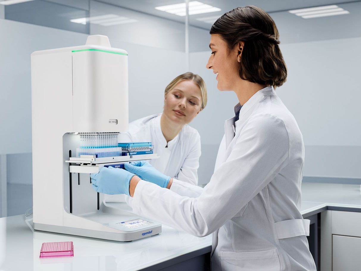 Liquid Handling: Zwischen manuellem Pipettieren und Vollautomation 96-Channel Liquid-Handling-System von Eppendorf