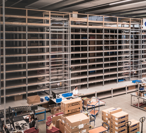 Storojet auf der Logimat 2026: Automatisiertes Kleinteilelagersystem im Live-Betrieb