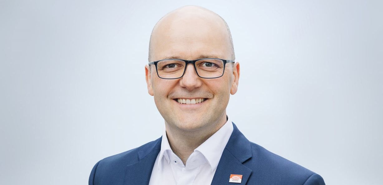 Geschäftsführer Enrico Roth zum novellierten Förderprogramm „Wohneigentum für Familien“