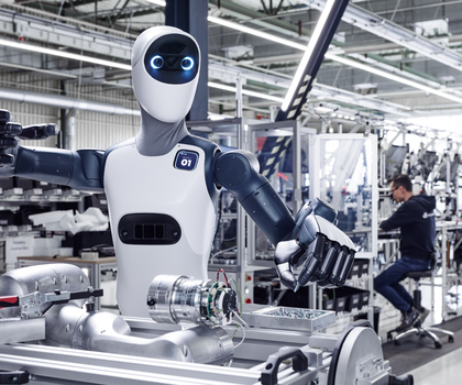 Agile Robots kündigt eigenen humanoiden Roboter für die Industrie an - Serienfertigung ab 2026 Agile One in Industrie-Umgebung