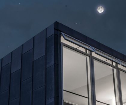 Wie Fenstersteuerung von WindowMaster Menschen und Gebäude schützt