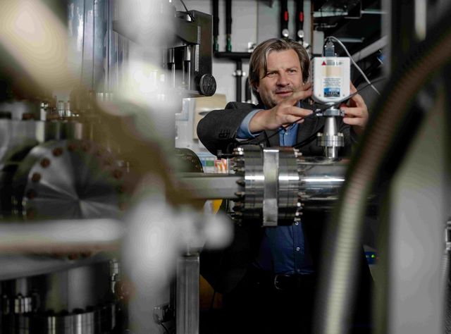 Forschung zu multifunktionalen Mischkristalloberflächen: 9 Millionen Euro für die Materialforschung Alfred Ludwig